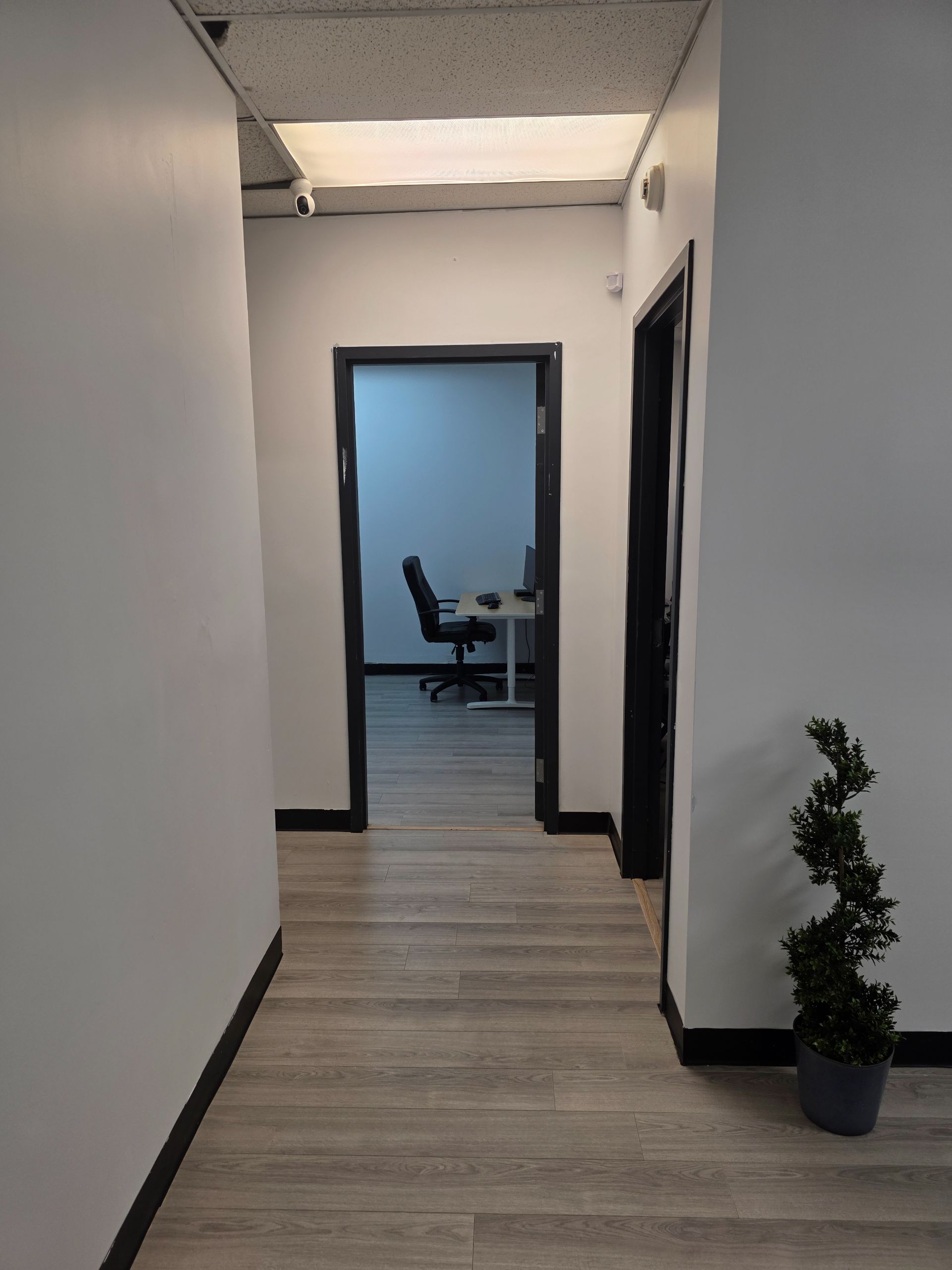 Private Office – DYDITECH Montreal (Quiet, Secure, WiFi Smart Lock) – photo 2