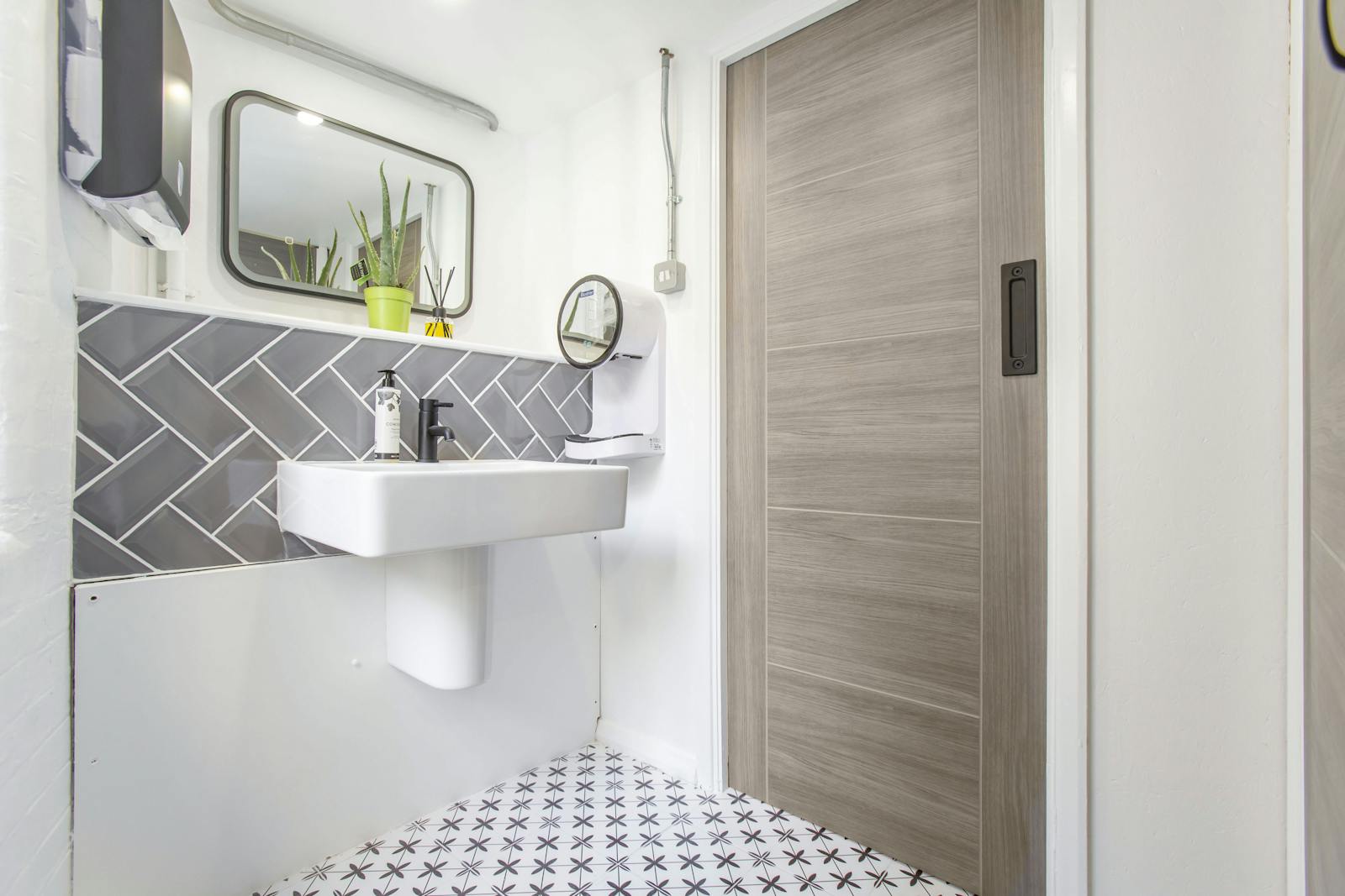 - ZETLAND HOUSE, SCRUTTON STREET, EC2A 4HJ – photo 5