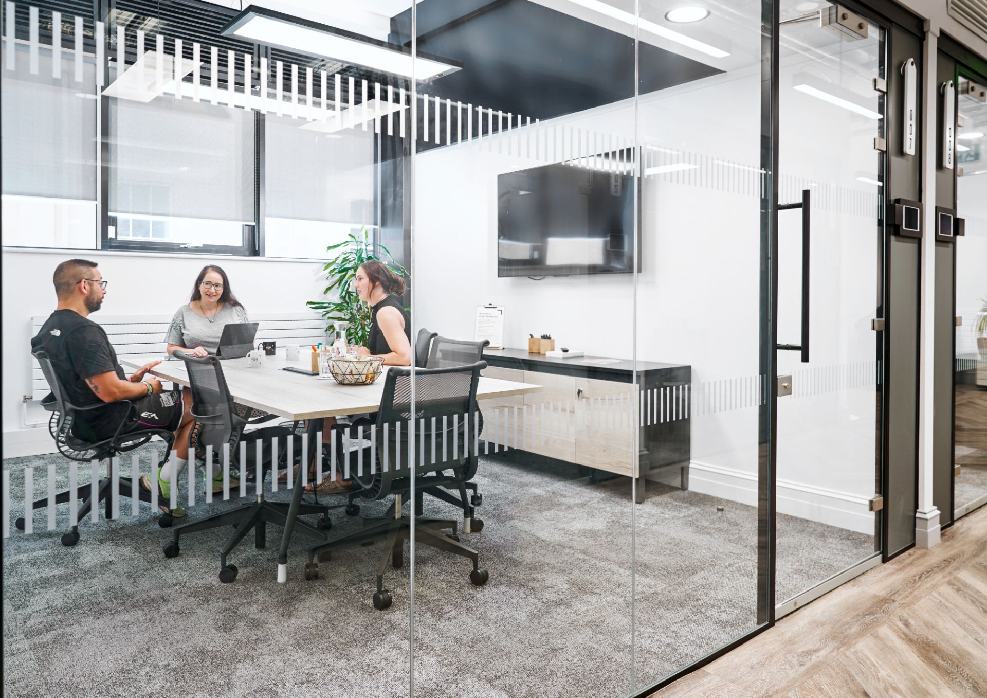 Office for 4-5 – photo 3
