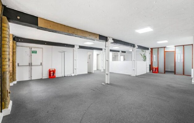 Private Office To Let in Shad Thames – photo 3