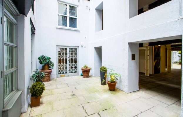 Private Office To Let in Shad Thames – photo 4