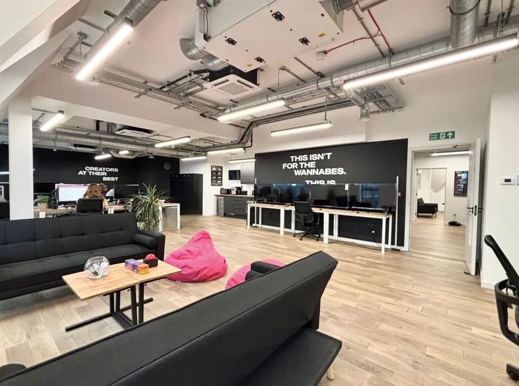 Penthouse Office To Rent Borehamwood – photo 3