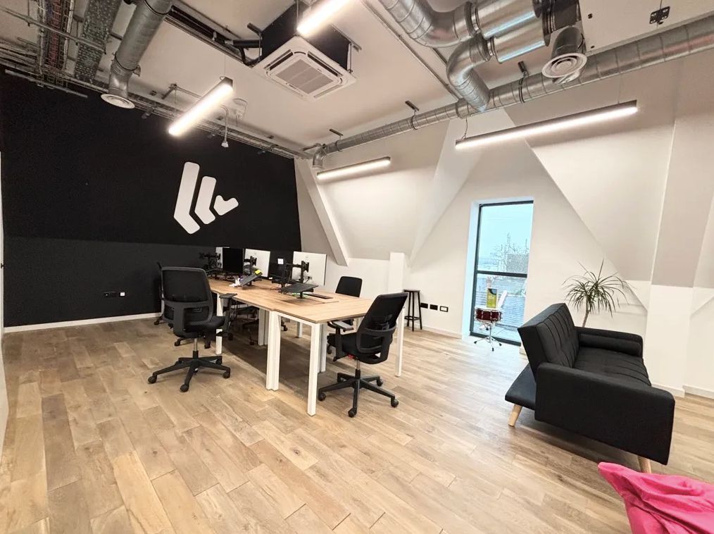Penthouse Office To Rent Borehamwood – photo 5