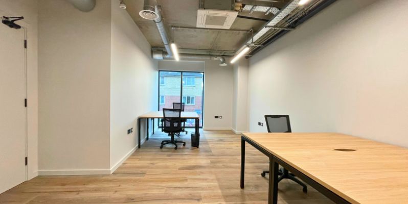 Penthouse Office To Rent Borehamwood – photo 6