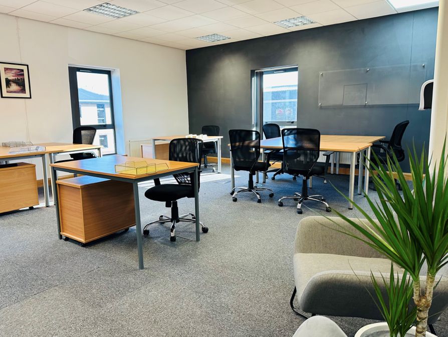 10 Person Office – photo 1