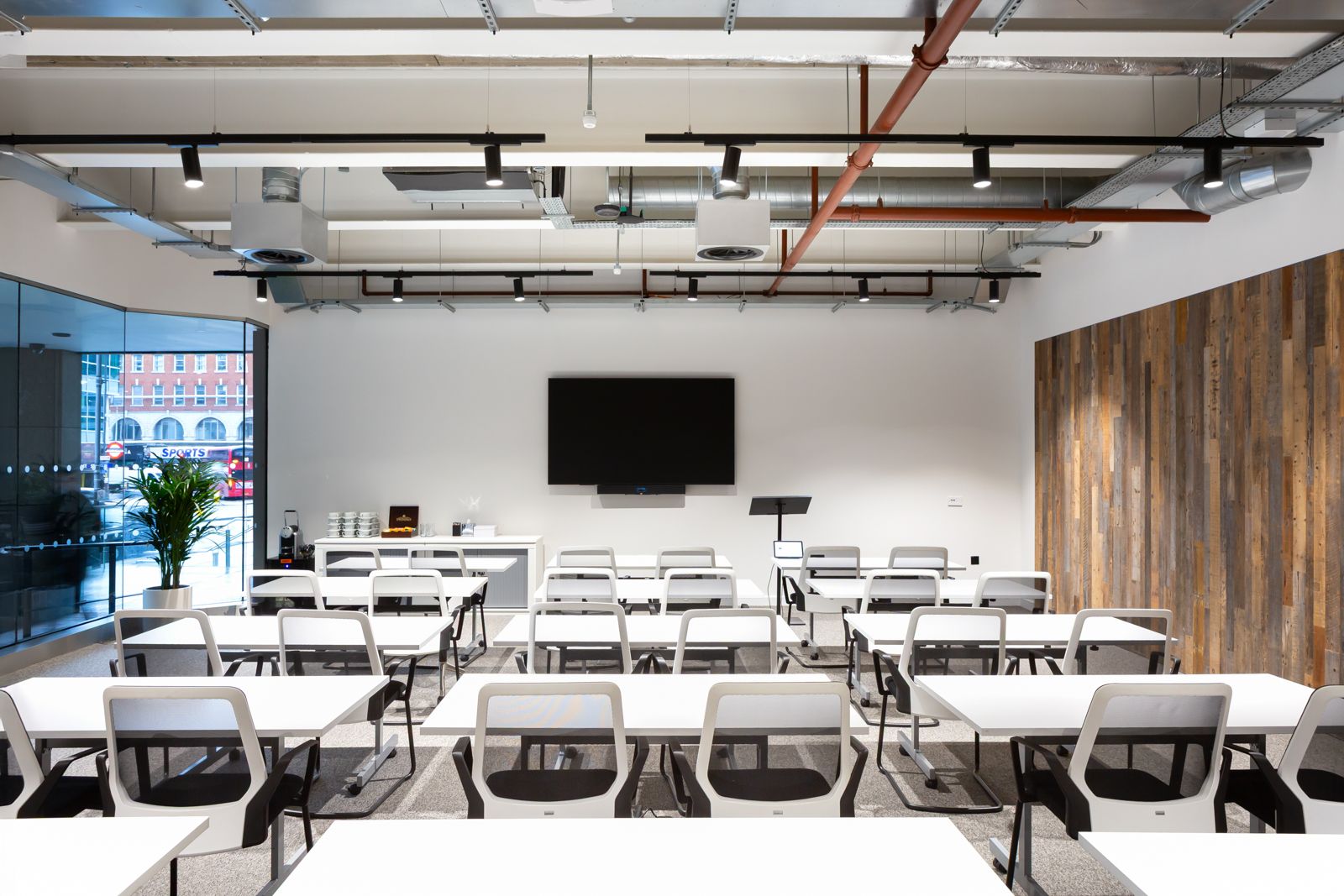 Private offices to rent in Aldgate – photo 3