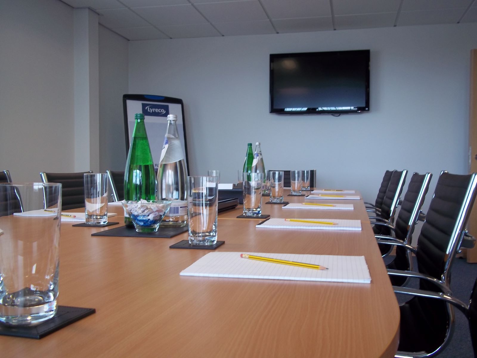 Smart, Contemporary, Furnished Office spaces to suit all needs – photo 6