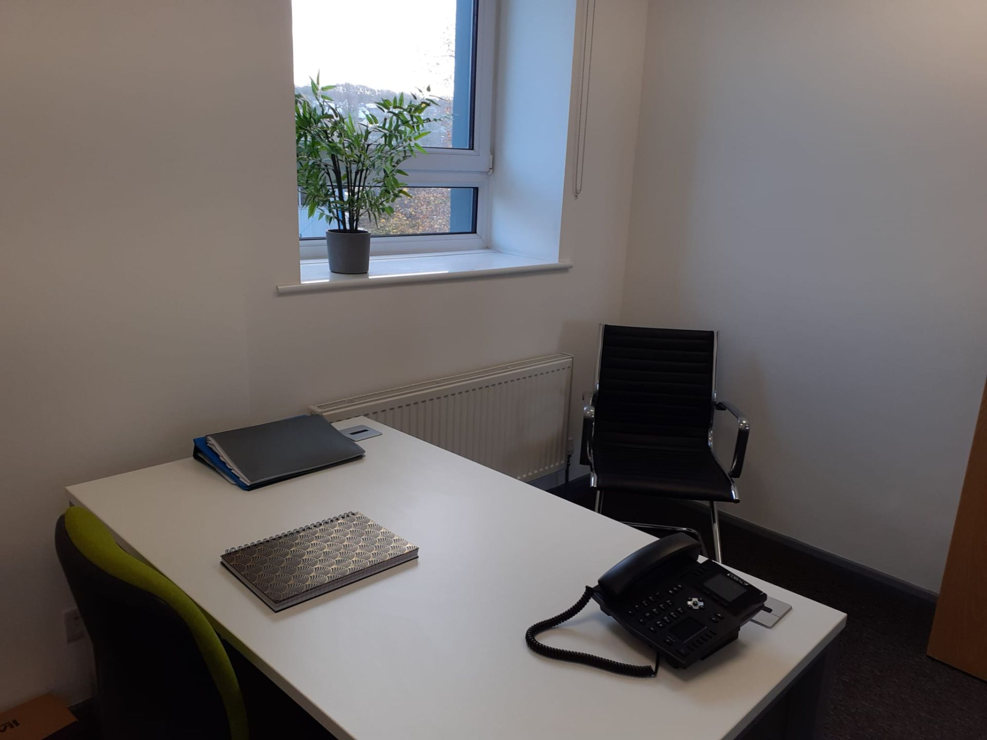 Smart, Contemporary, Furnished Office spaces to suit all needs – photo 2