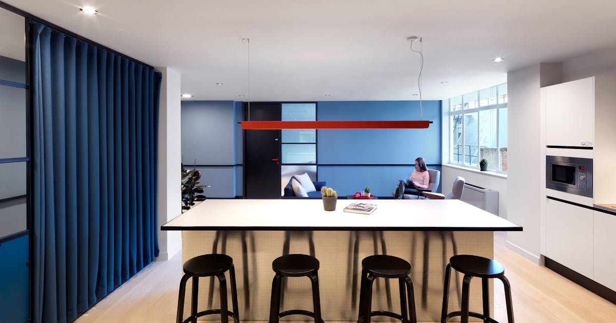 Wardour Street Office To Rent – photo 1