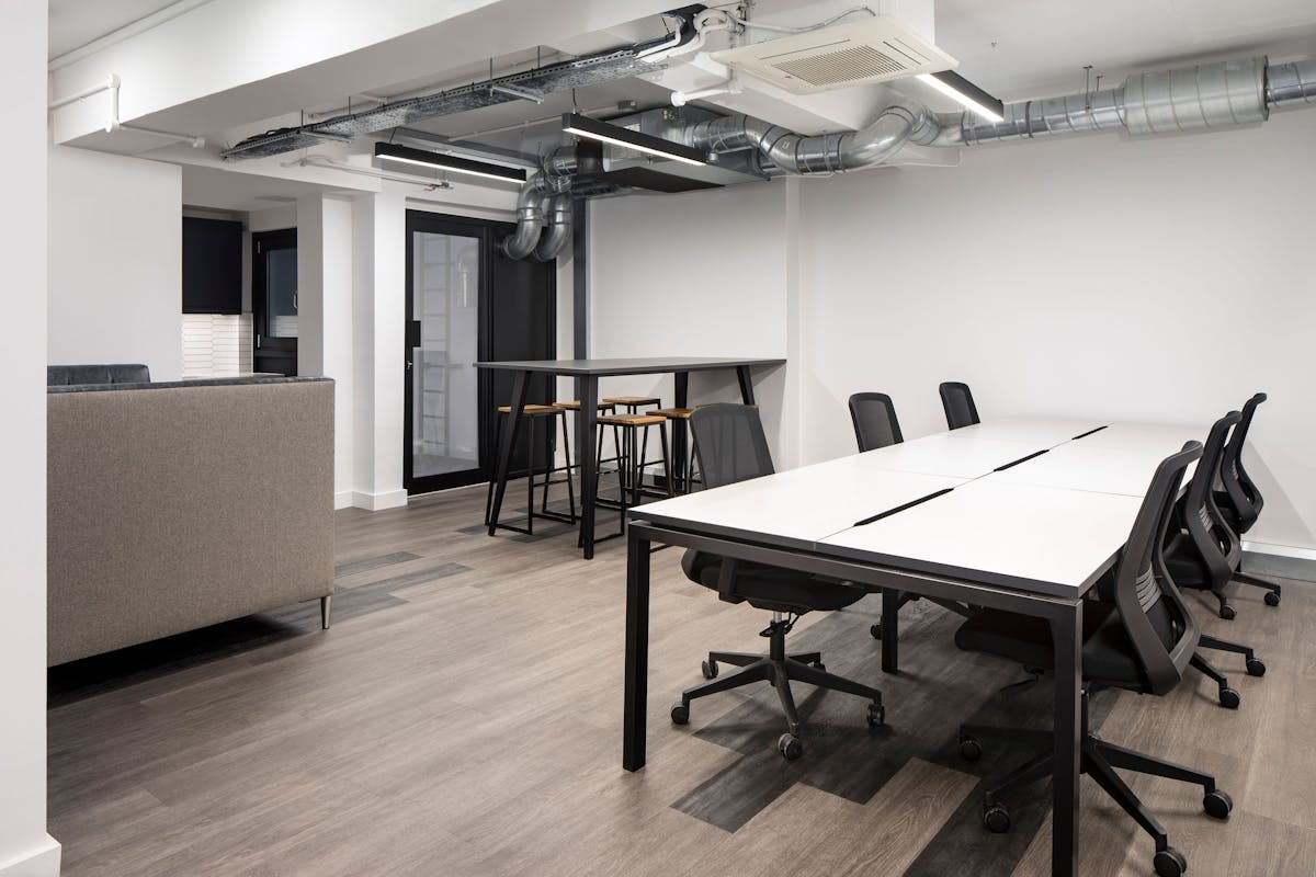 Private Office To Rent, Adler House, London – photo 1