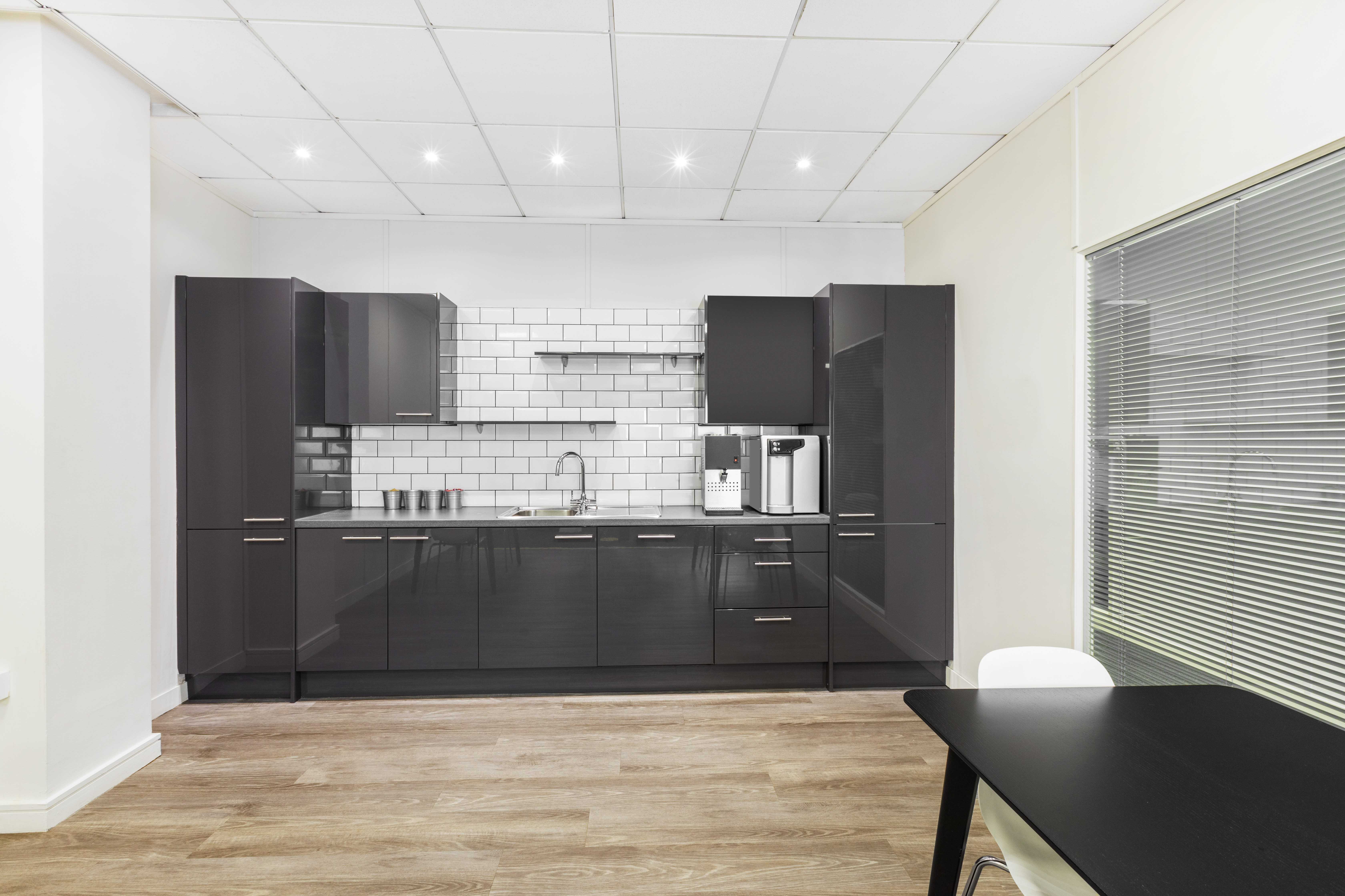 Private Office To Rent, Belfast, BT2 – photo 1