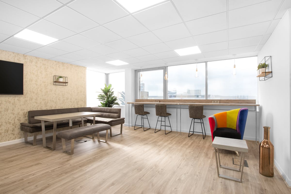 Private Office To Rent, Cardiff, CF10 – photo 1