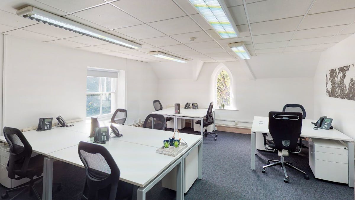 Private Office To Rent, Cardiff, CF11 – photo 1