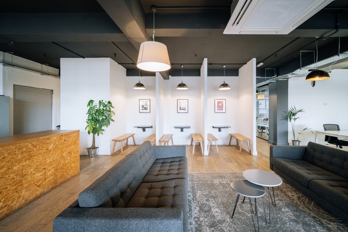 Private Office To Rent, Commercial Road, London – photo 1