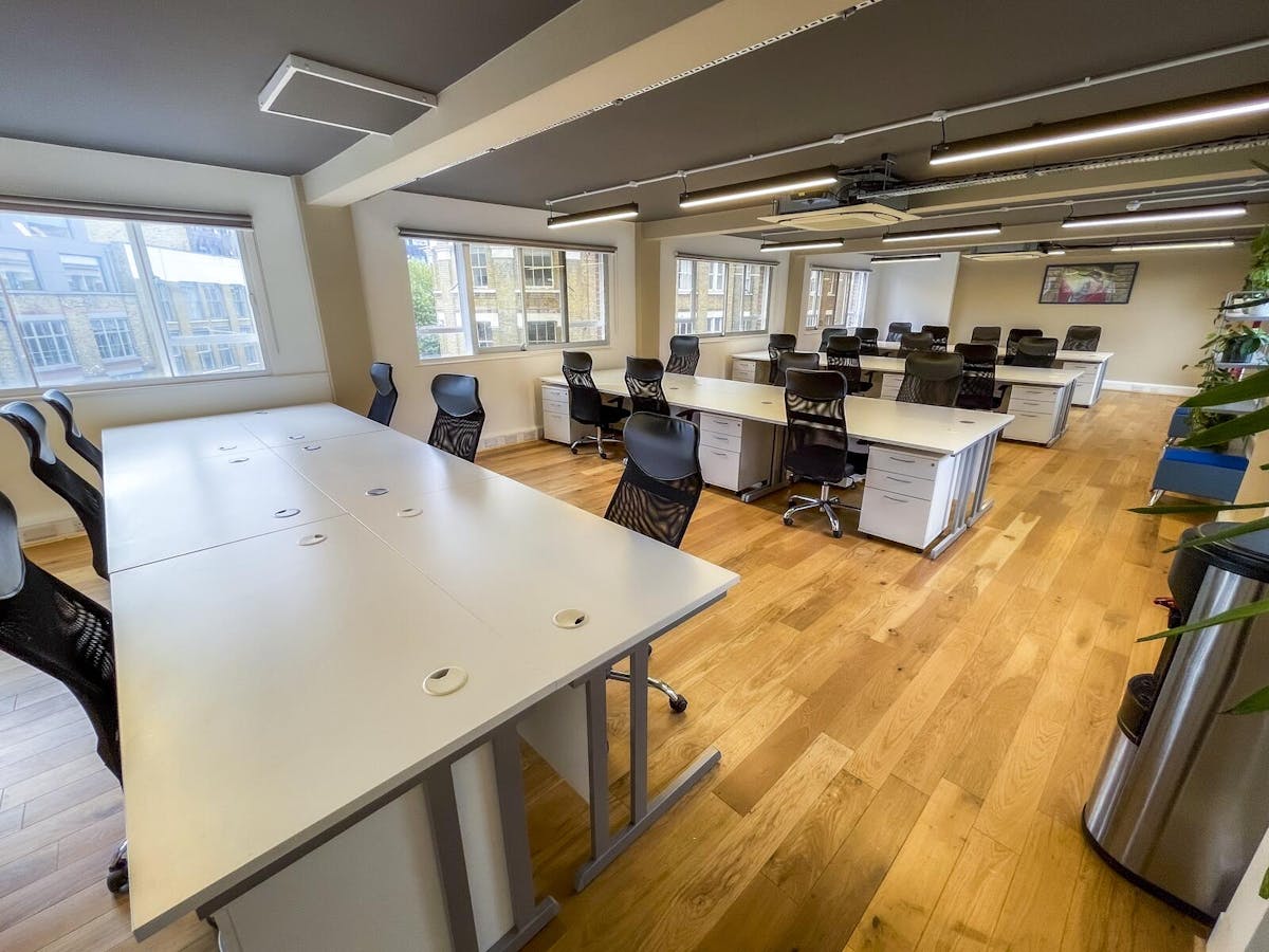 Private Office To Rent, Great Eastern Street, London – photo 1
