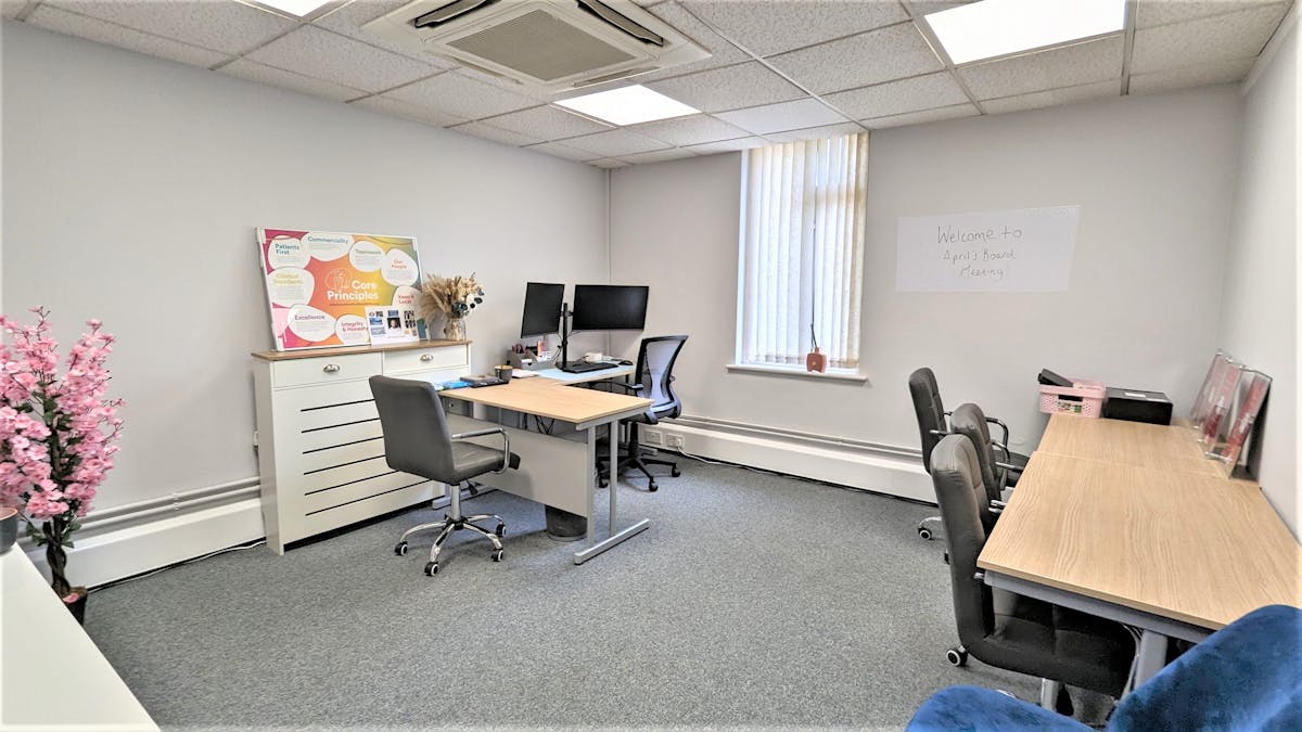 Private Office To Rent, Hillside Avenue, Elstree – photo 1