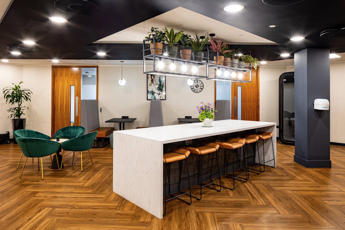 Private Office To Rent, King William Street, London – photo 1