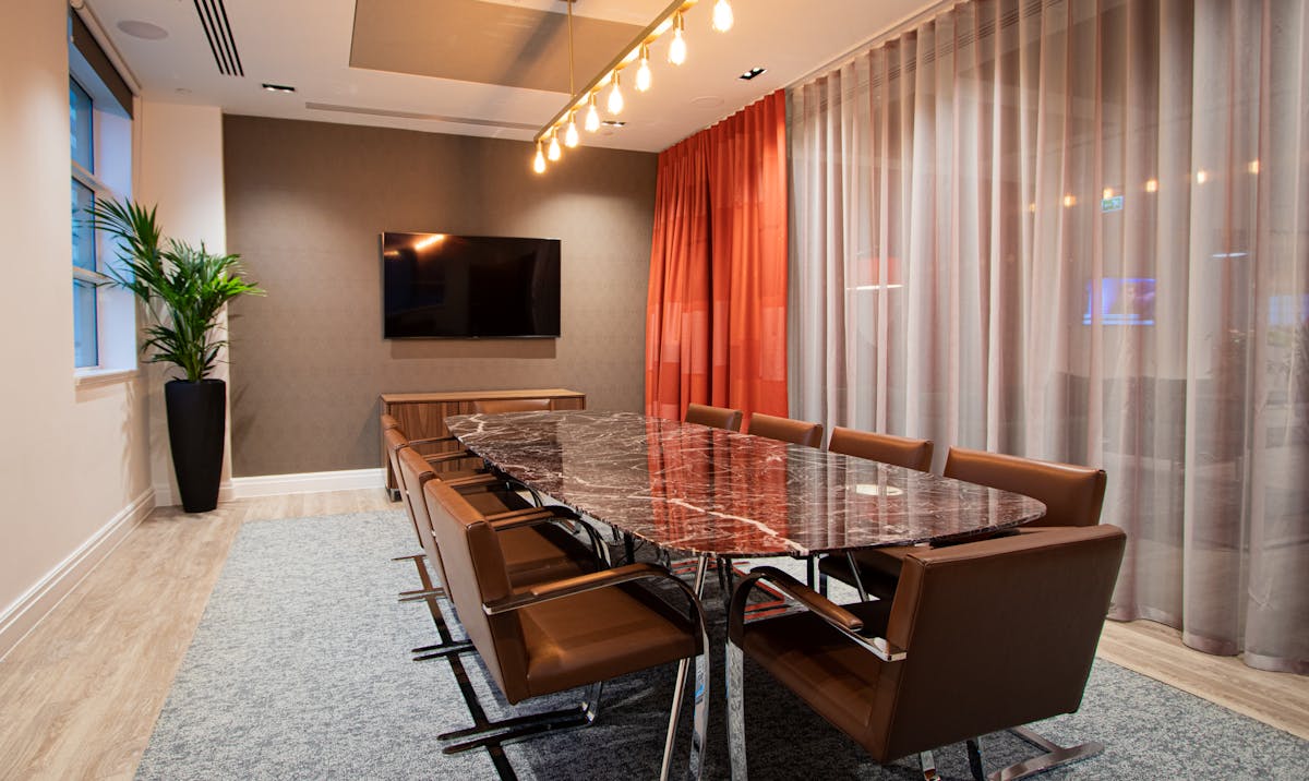 Private Office To Rent, Leeds, LS1 – photo 1