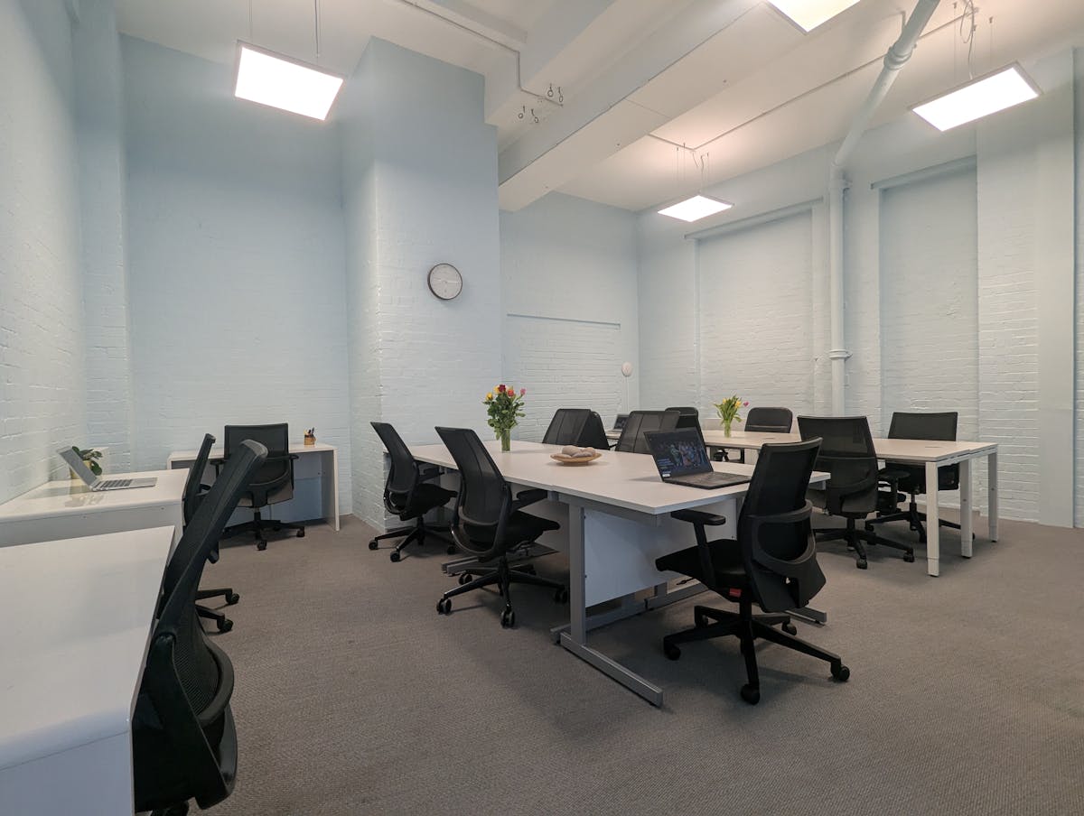 Private Office To Rent, London, E2 – photo 1