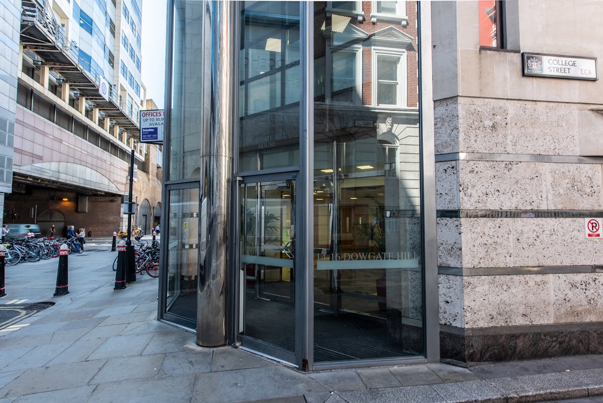 Private Office To Rent, London, EC4R – photo 1