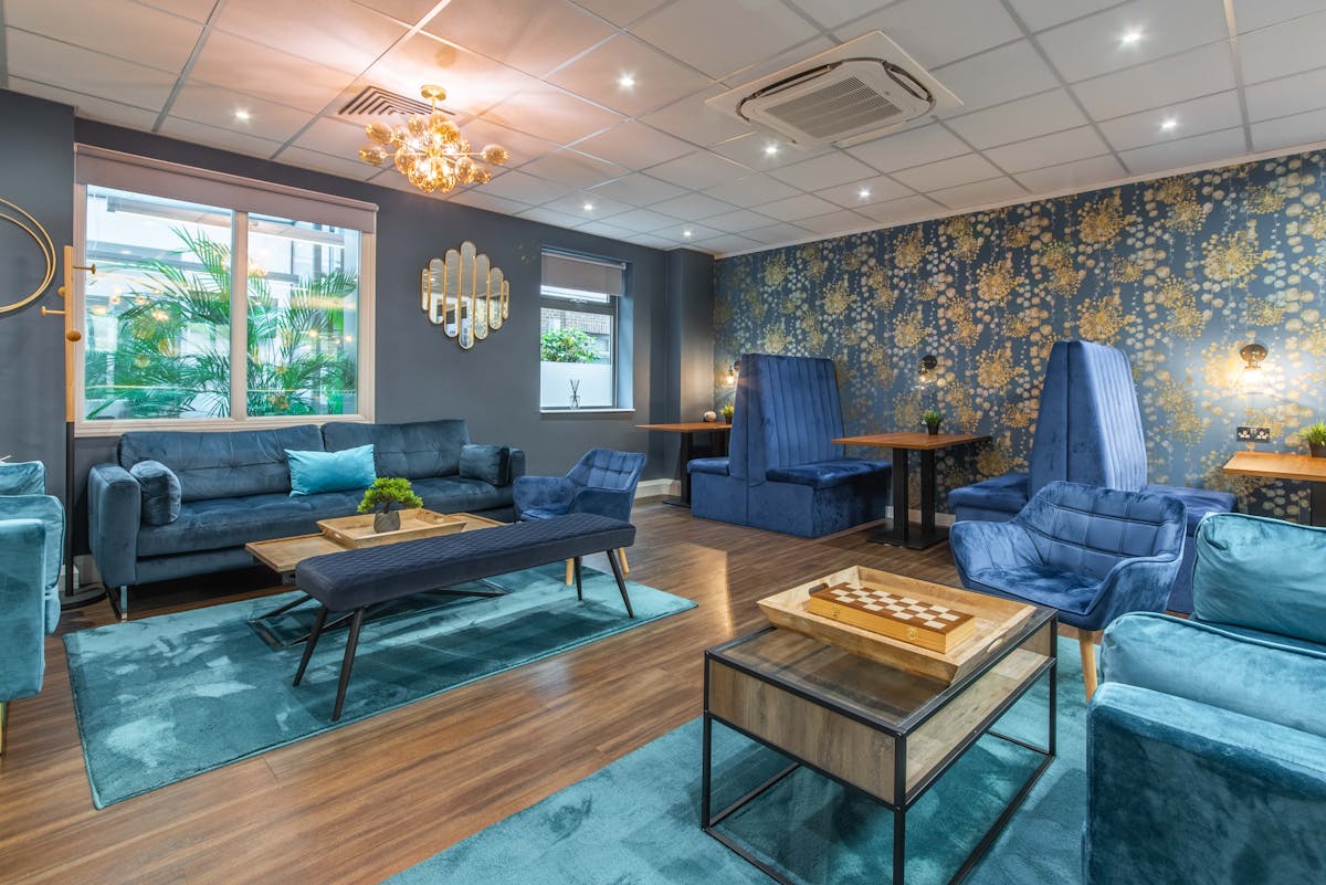 Private Office To Rent, Longcroft House, London – photo 1