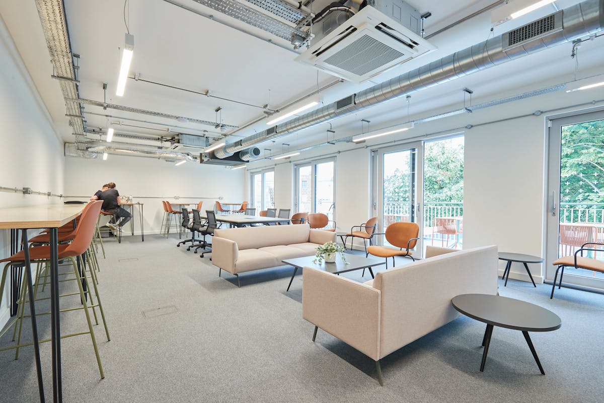 Private Office To Rent, Cheltenham – photo 1