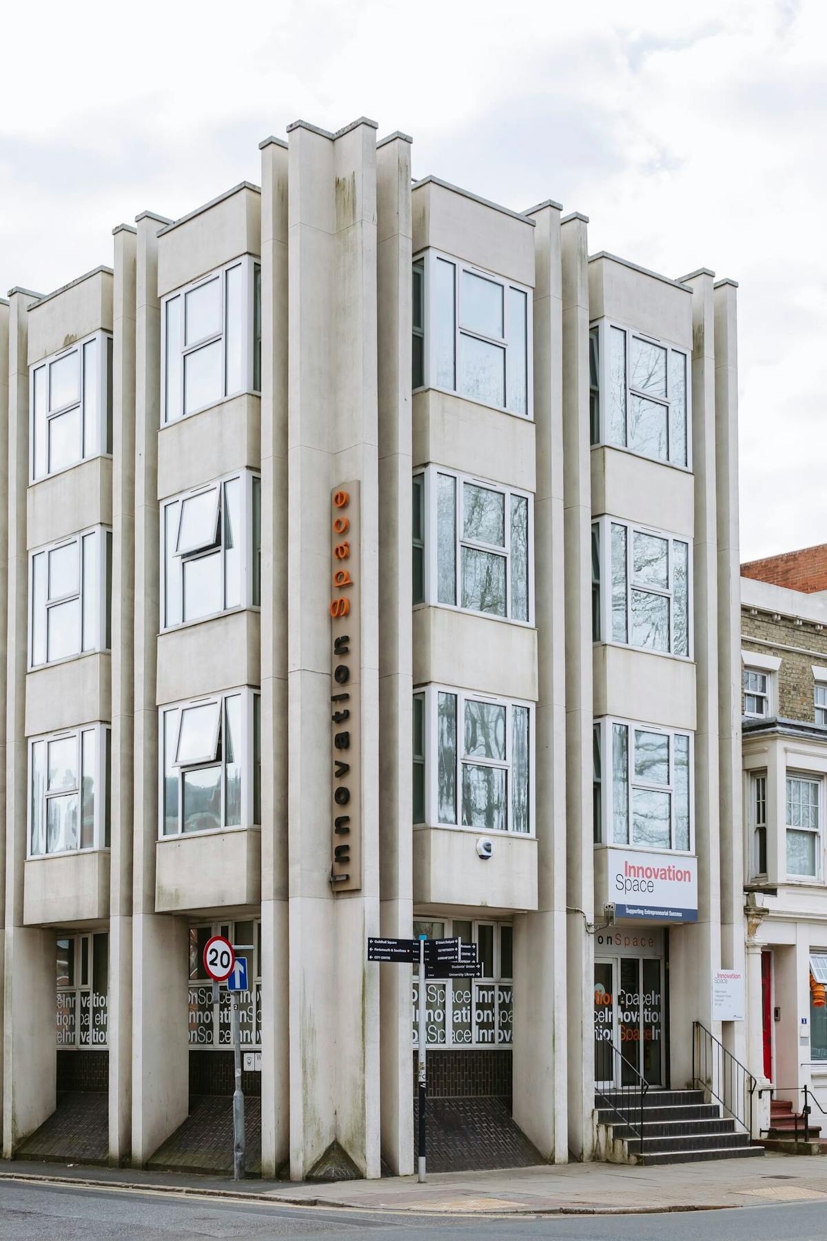 Private Office To Rent, Portsmouth, PO1 – photo 1