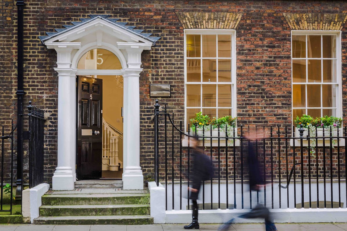Private Office To Rent, Southampton Place, London – photo 1