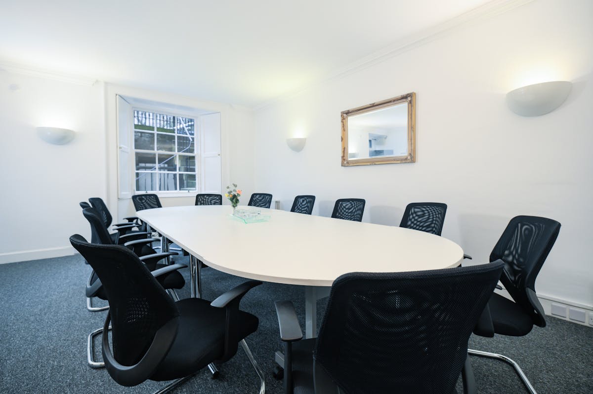 Private Office To Rent, St Colme Street, Edinburgh – photo 1