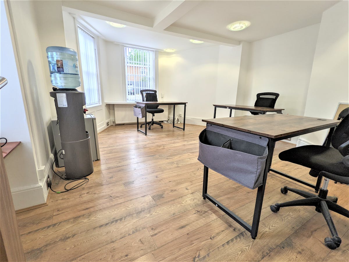 Private Office To Rent, Stanmore, HA7 – photo 1