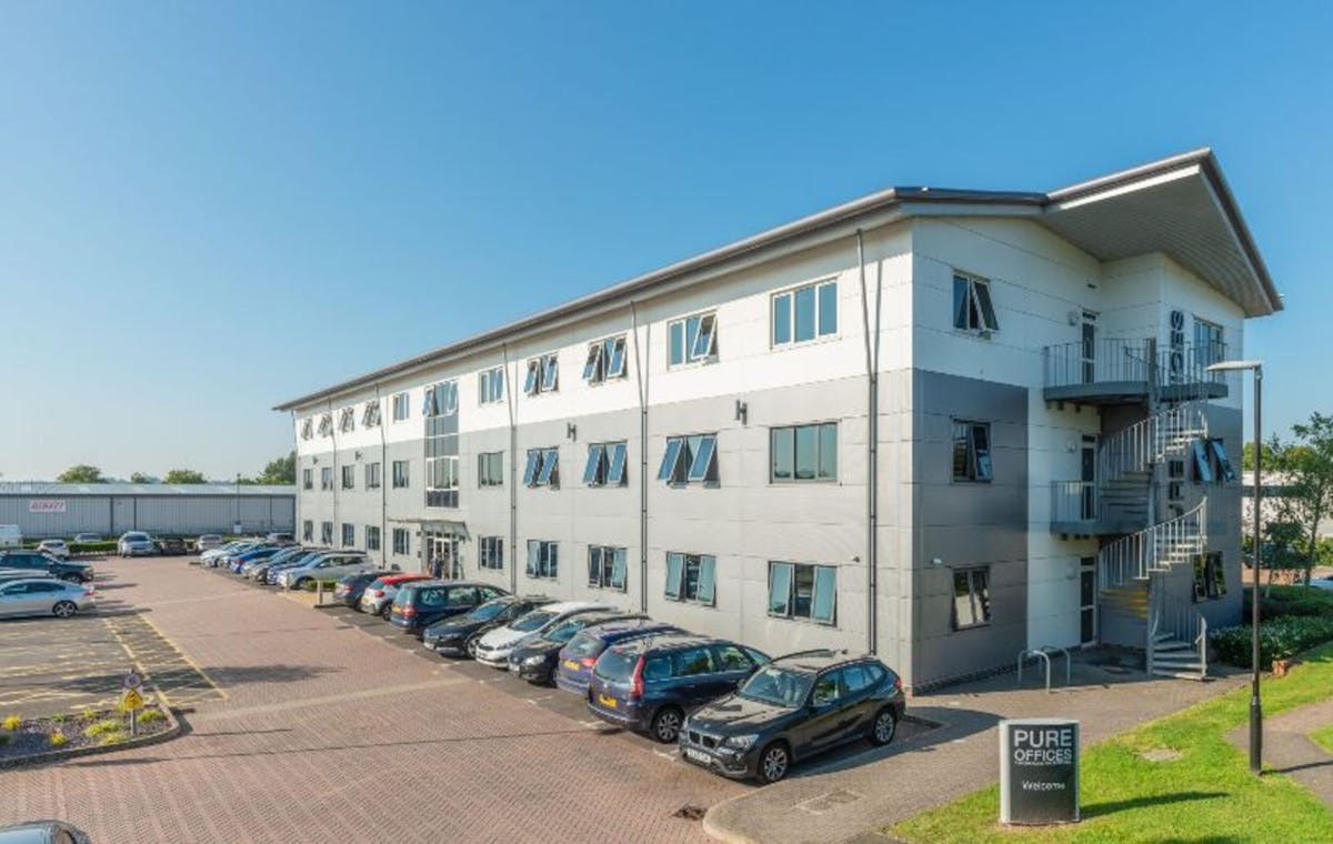 Private Office To Rent, Windmill Business Park, Swindon – photo 1