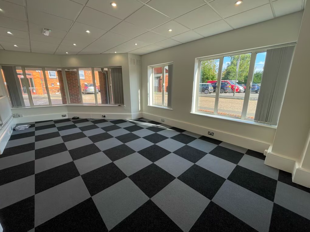 Unfurnished Managed Office To Rent, Marlow, SL7 – photo 2