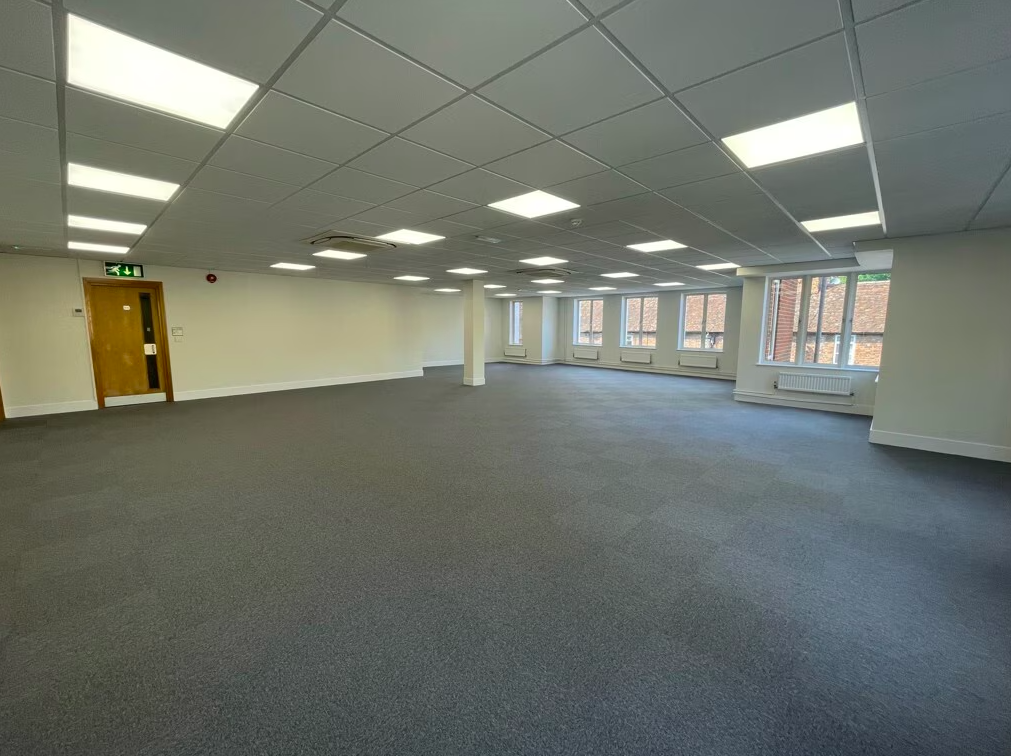 Unfurnished Managed Office To Rent, Marlow, SL7 – photo 3