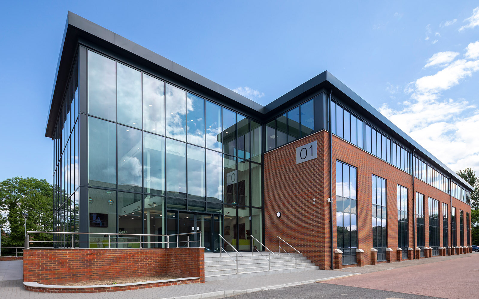 Serviced Office To Rent, Egham, TW20 – photo 1