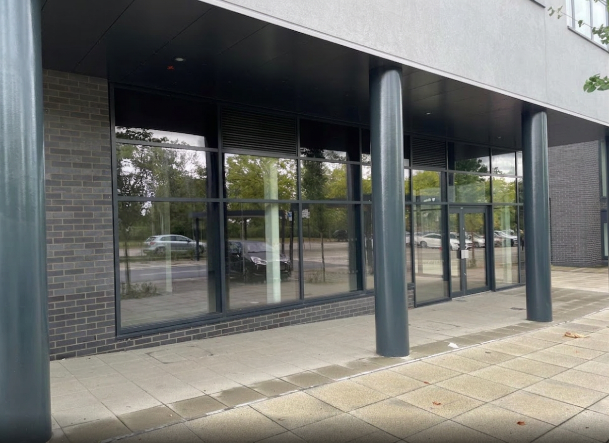 Retail Unit To Rent, Milton Keynes, MK9 – photo 1