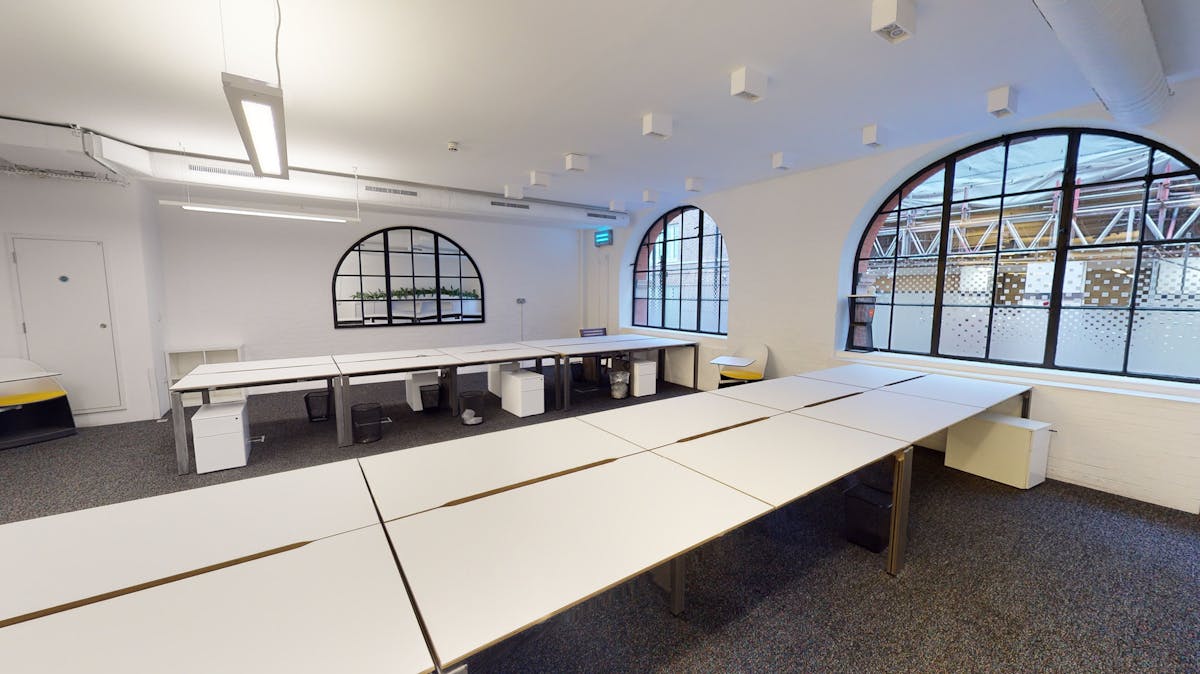 Private Office To Rent, London, W1F – photo 2