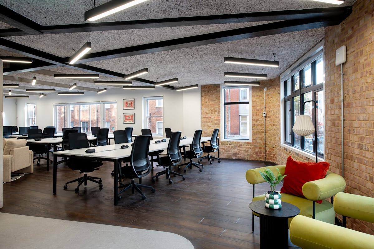 Private Office To Rent, London, W1D – photo 3