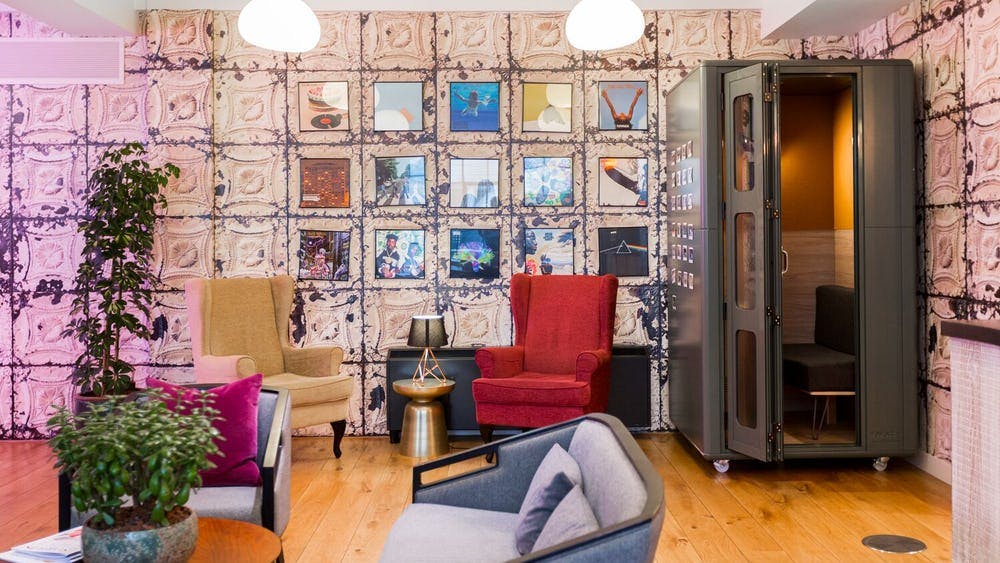 Private Office To Rent, London, W1F – photo 1