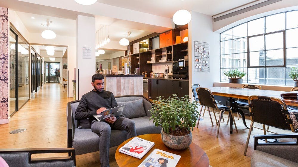 Private Office To Rent, London, W1F – photo 2